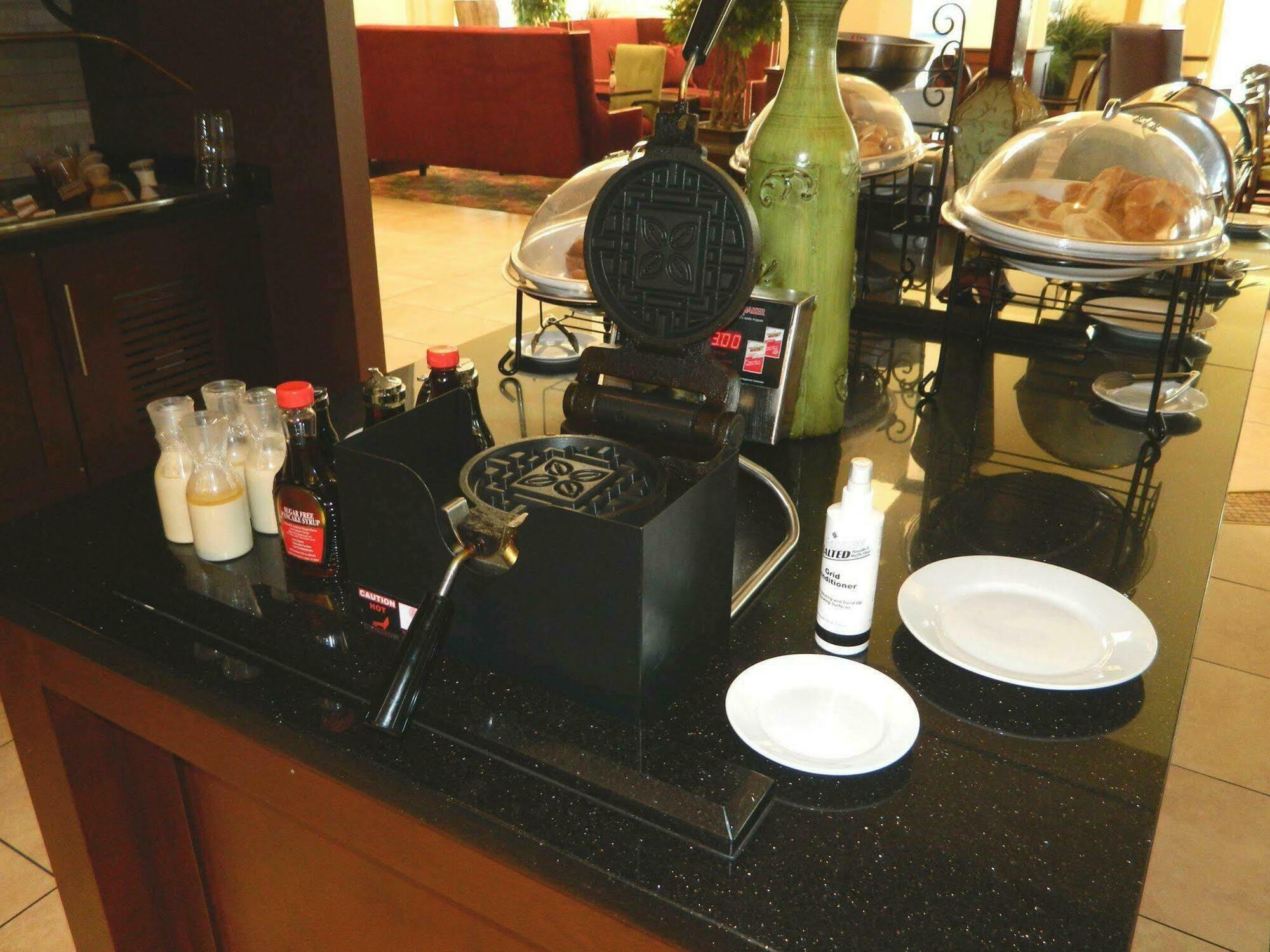 Hilton Garden Inn Одеса Екстер'єр фото